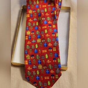 Holiday Traditions Silk Festive Red Gift Pattern Tie NWOT